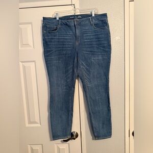 Old Navy Women's Skinny Jeans in Blue